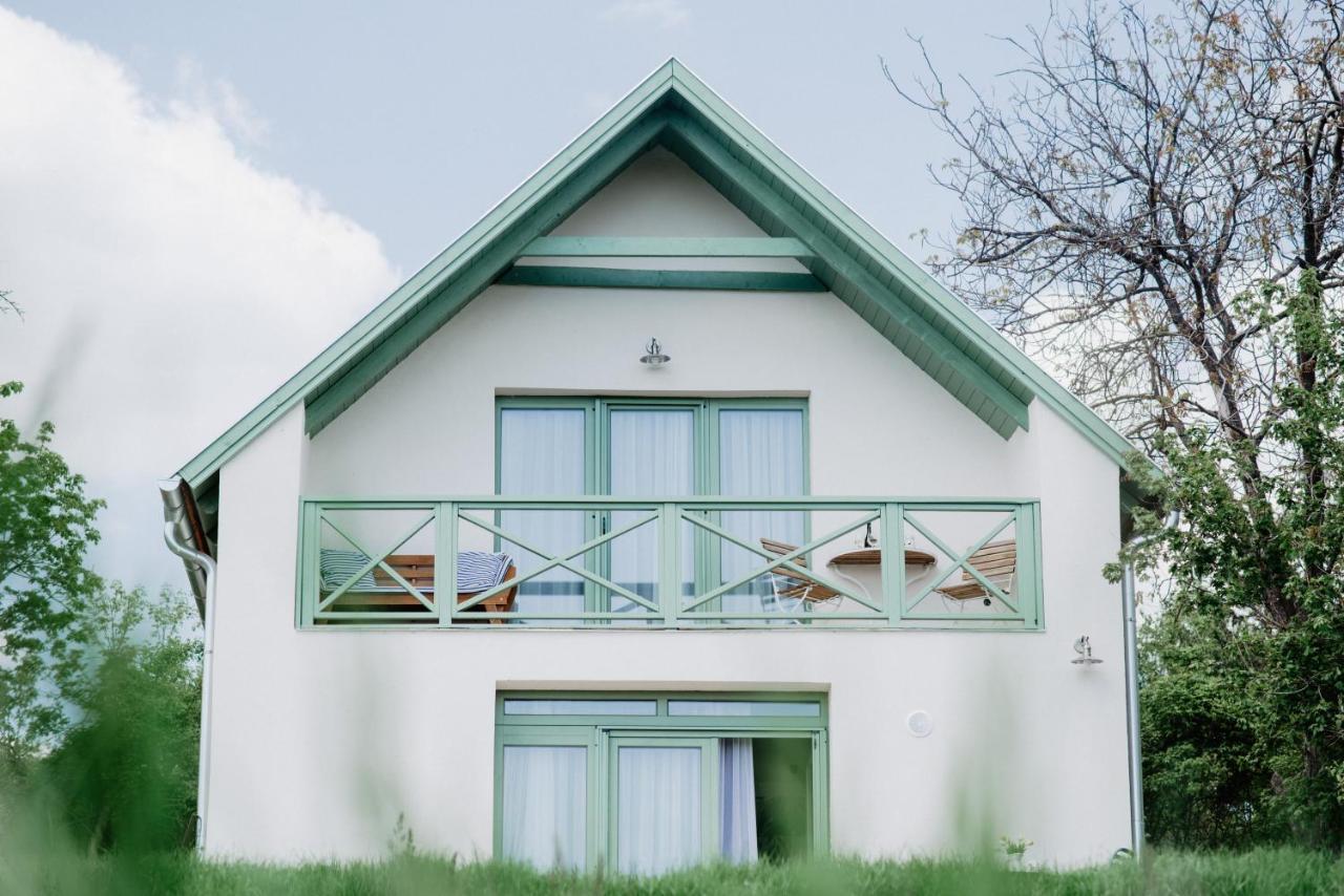 Cukormadar Vendeghaz Lovas Villa Buitenkant foto